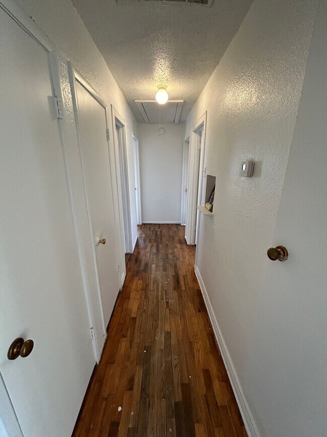 Foto del edificio - The stunning home feels like home!