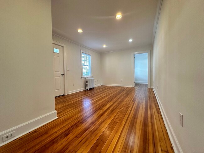 Foto del edificio - 18 Cold Spring Rd