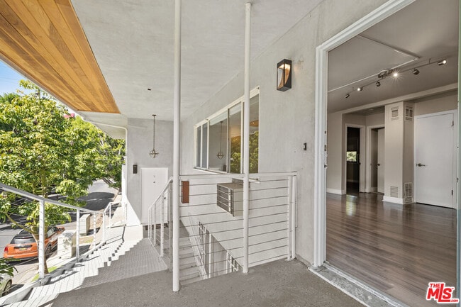 Building Photo - 8555 Sherwood Dr