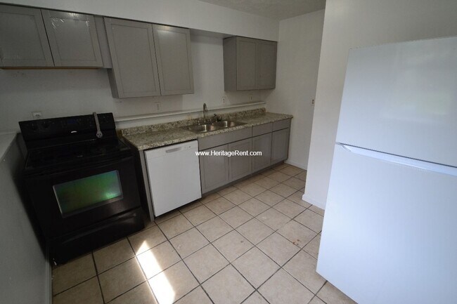 Foto del edificio - Camp Washington 3 Bedroom 1.5 Baths Single...