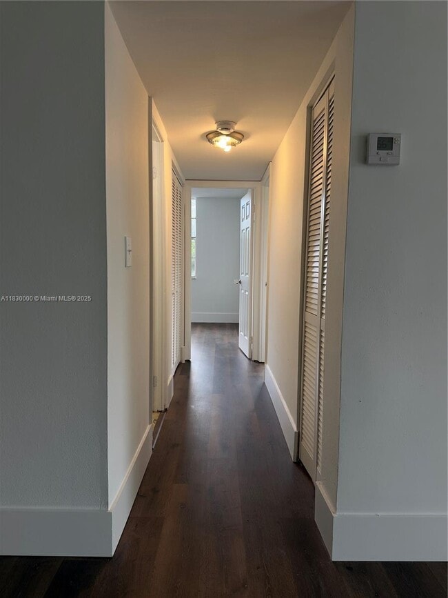 Foto del edificio - 482 NW 165th St