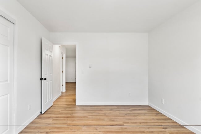 Building Photo - 509 S Perry Pkwy, Oregon, WI 53575