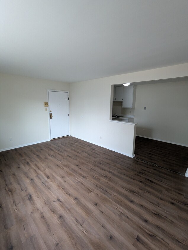 Foto principal - 1161 W Merchant St