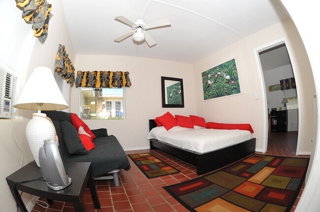 Foto del edificio - 512 University Blvd