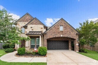 Building Photo - 1726 Stuart Dr