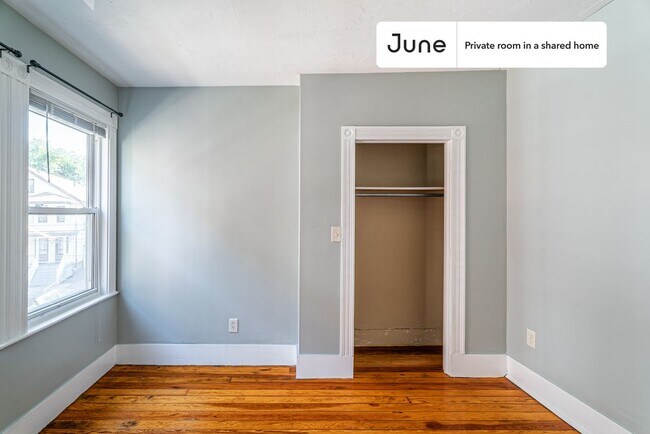 Foto del edificio - Room in Shared 6 bed/2 bath home in Allston