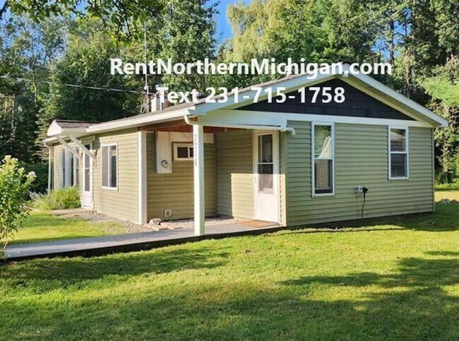 Building Photo - PETS WELCOME - 2 Bed Home - New Siding, Wi...