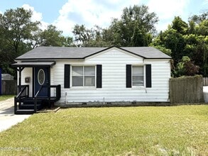Building Photo - 2120 Kingswood Rd
