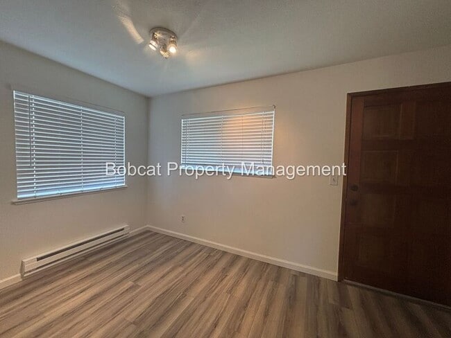 Building Photo - 1516 South Ct