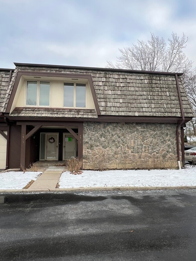 Building Photo - 1545 Winnetka Rd