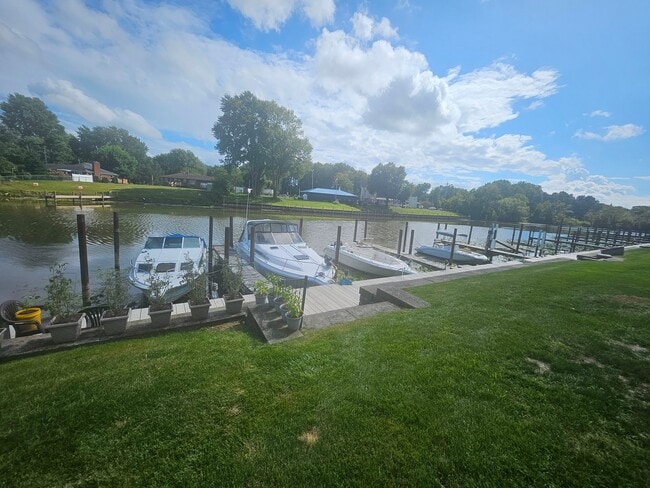 Building Photo - 25470 Quarter Deck St