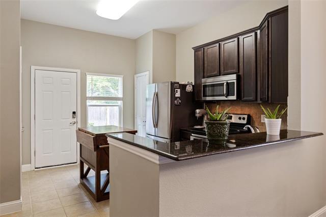 Foto del edificio - 512 Highpark Ct