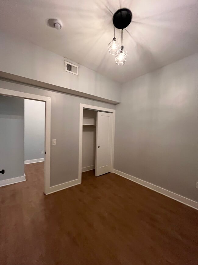 Building Photo - 22 Tuers Ave