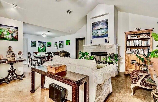 Foto del edificio - 10012 Little Creek Cir