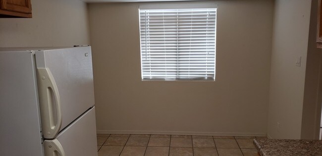 Foto del edificio - 483 Vancouver Rd SE, Apt B