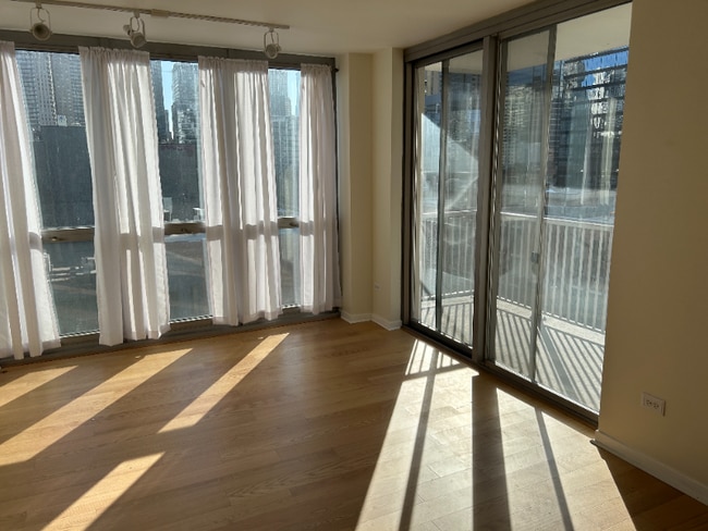 Photo - 200 W Grand Ave Apartment