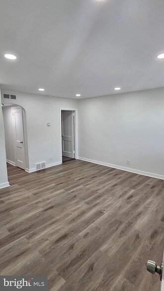 Foto del edificio - 523 E Tabor Rd