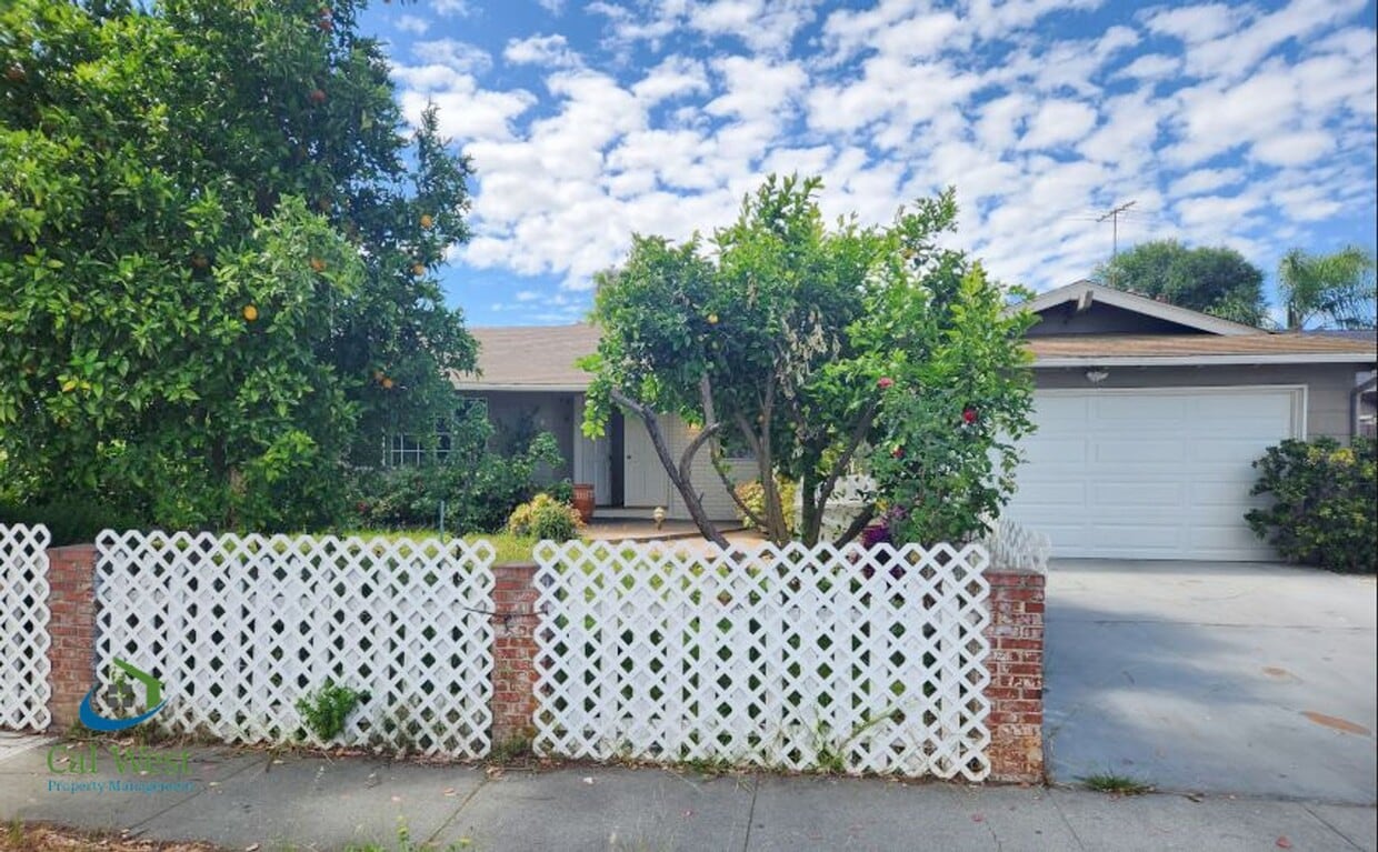 $4595 - **COMING SOON 8/1/26** Well Maintained 3 Bed / 2 Bath Home near Valley Christian HS w/ Pool - $4595 - **COMING SOON 8/1/26** Well Maintained 3 Bed / 2 Bath Home near Valley Christian HS w/ Pool