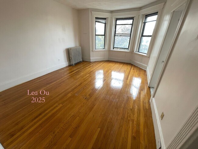Building Photo - Available anytime from NOW to 9/1! Best de...