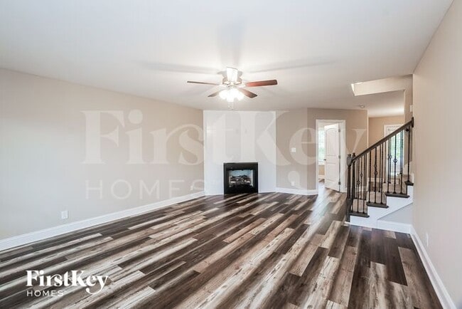 Building Photo - 223 Penelope Ln
