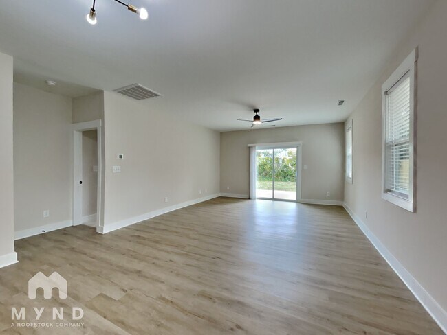 Foto del edificio - 907 East St