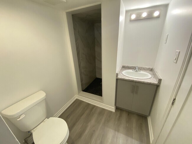 Photo du bâtiment - 34 Gladstone Ave