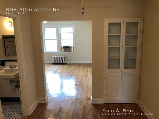 Foto del edificio - 838 20th St NE
