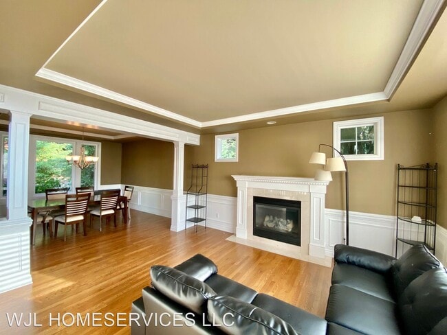 Building Photo - 5 br, 4.5 bath House - 17094 SE 65th Place