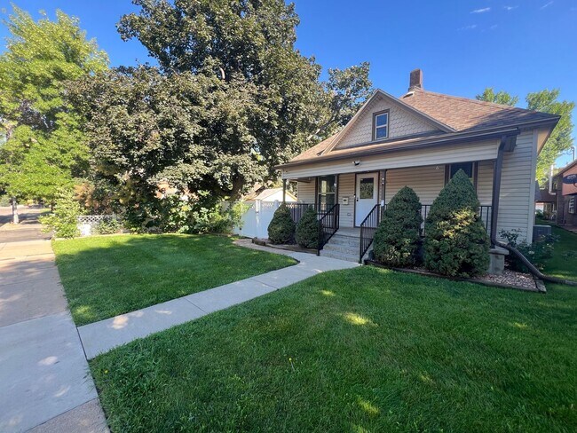 Foto del edificio - Historic Home Close to Downtown Loveland!