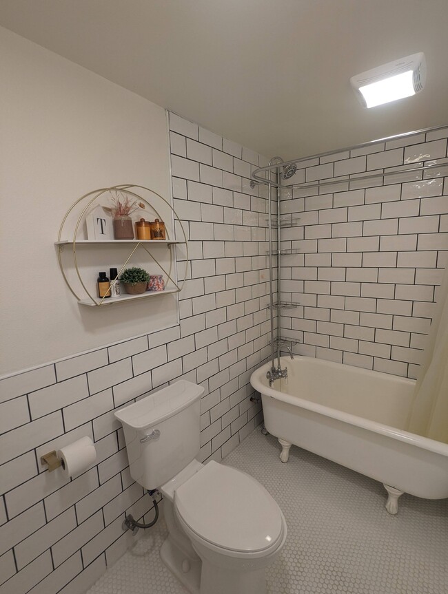 Building Photo - 732 Cedar Ave