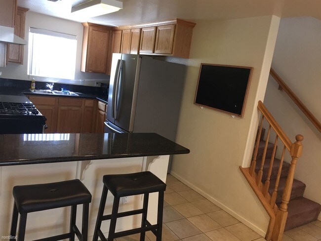 Foto del edificio - 1124 W 28th St