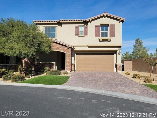Foto del edificio - SOUTHERN HIGHLANDS BEAUTY WITH BACKYARD AN...
