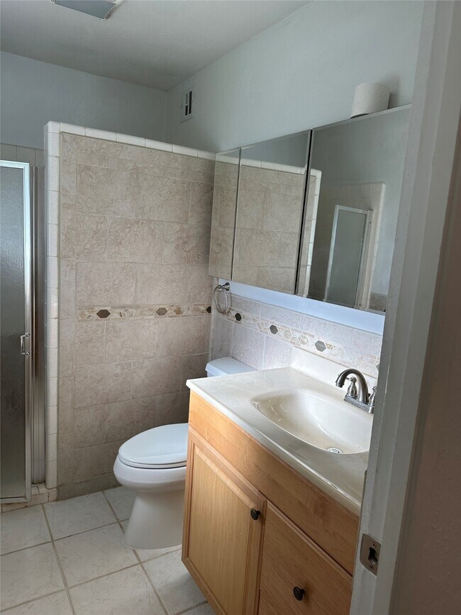 Foto del edificio - 16522 Diana Ln