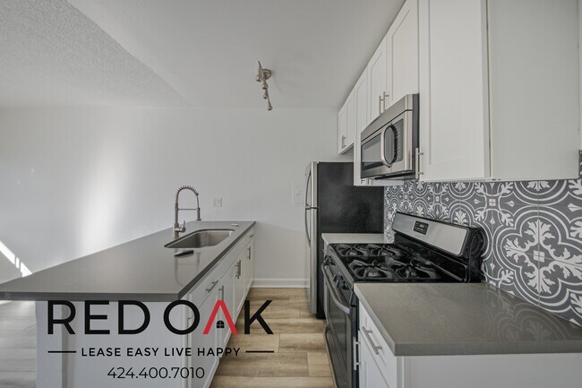Foto del edificio - Stunning One Bedroom with Spacious Rooms, ...