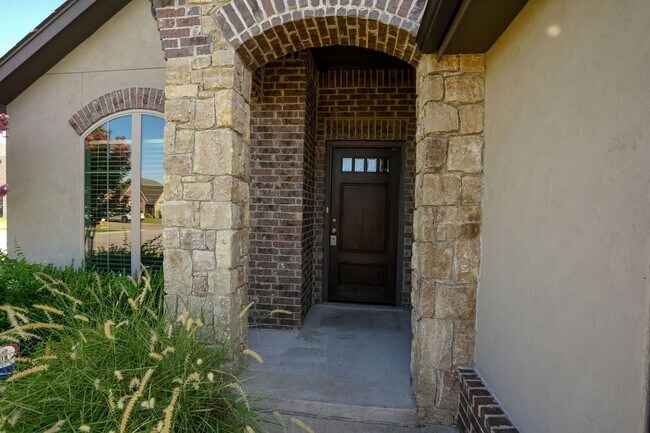 Foto del edificio - 3 Bed | 2 Bath in New Tulsa!