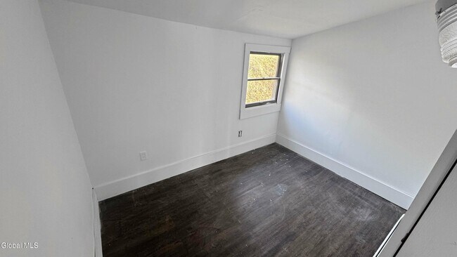 Foto del edificio - 12 Ordway Ln