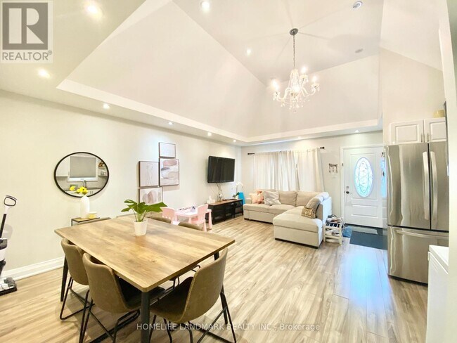 Building Photo - 689 Jane St