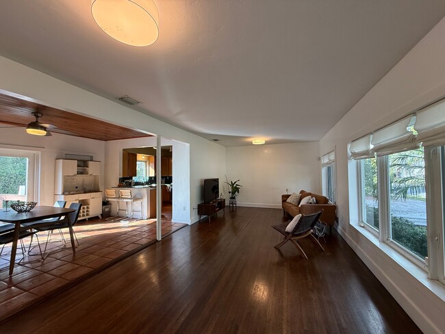 Building Photo - 2728 Kirk St