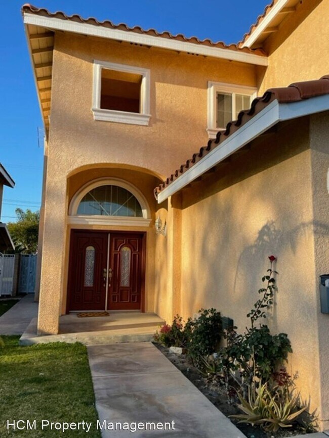 Building Photo - 6 br, 5 bath House - 2049 E. Turin Ave