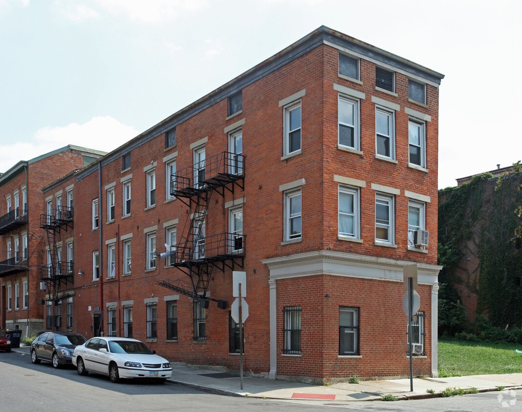 Primary Photo - Broadway Square