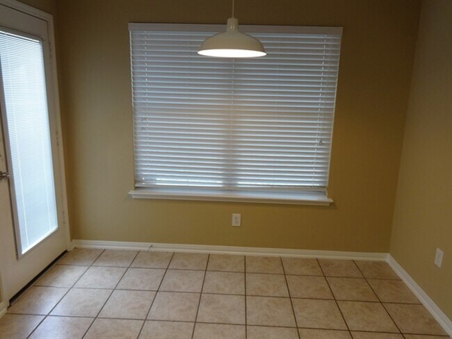 Building Photo - 20322 Linden Tree Dr