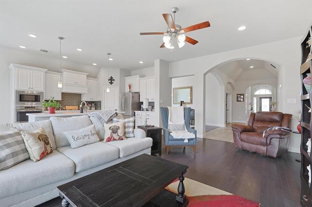 Building Photo - 808 Glen Crossing Dr