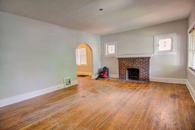 Foto del edificio - Nicely remodeled 2 bedroom 1 bath home in ...