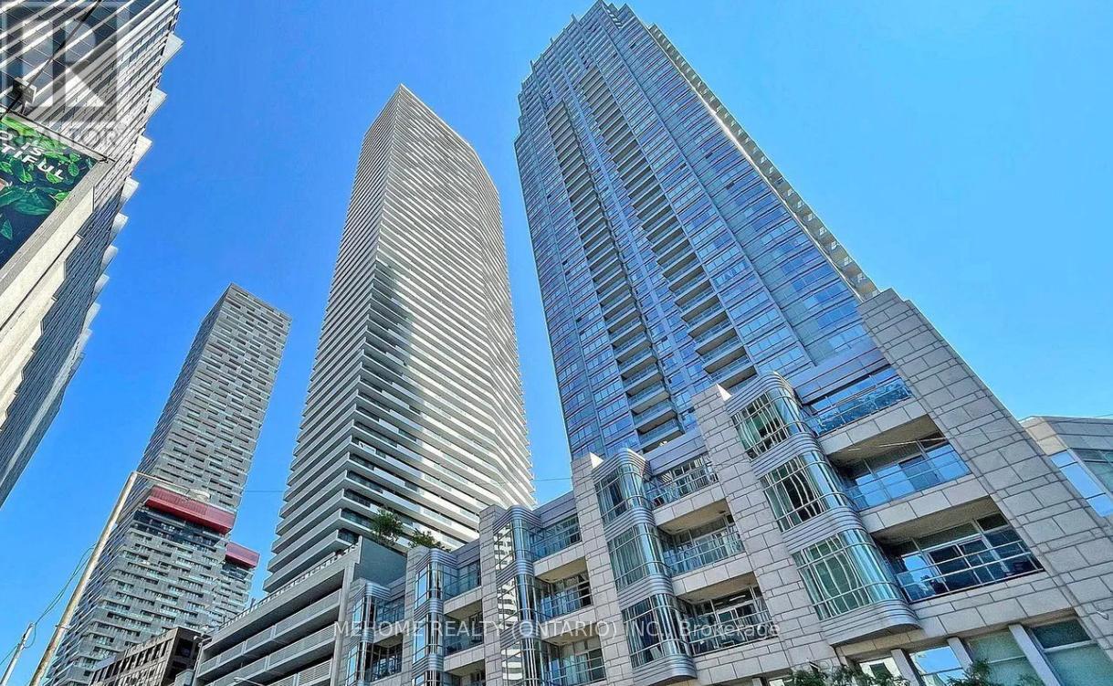Primary Photo - 2221-2221 Yonge St