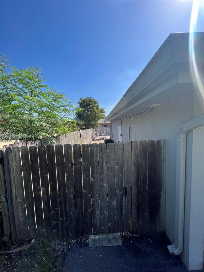 Building Photo - 410 Pennsylvania Ave