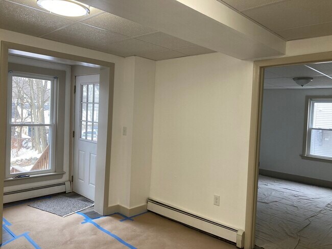 Foto del edificio - 32 W Main St