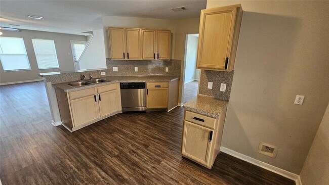 Foto del edificio - 15706 Pin Oak Ridge St