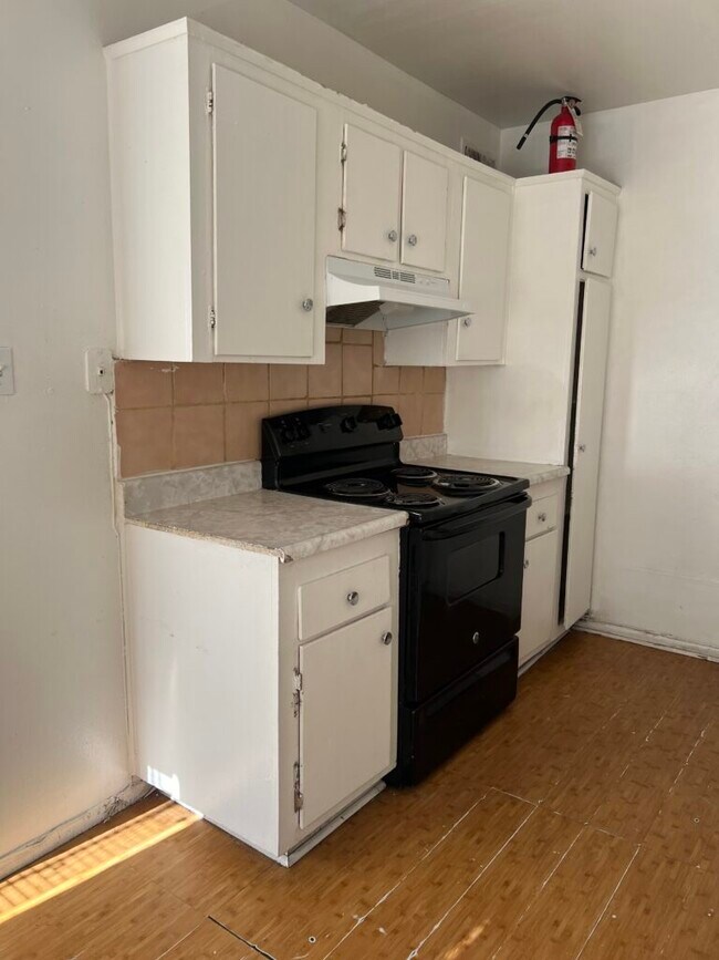 Foto del edificio - 705 Morgan Ave
