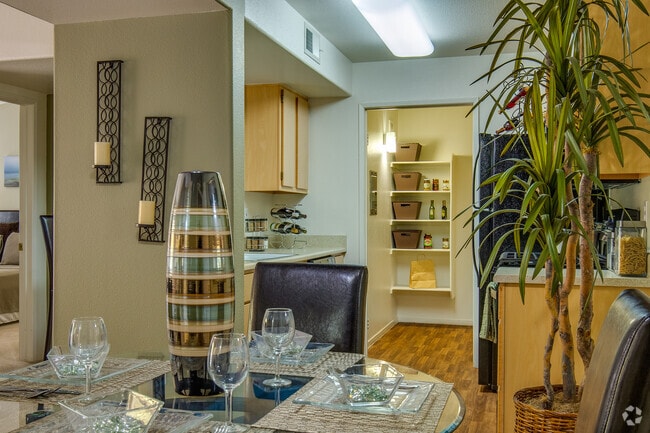 2 BR, 2 BA - 1,015 SF - Rancho De Montana