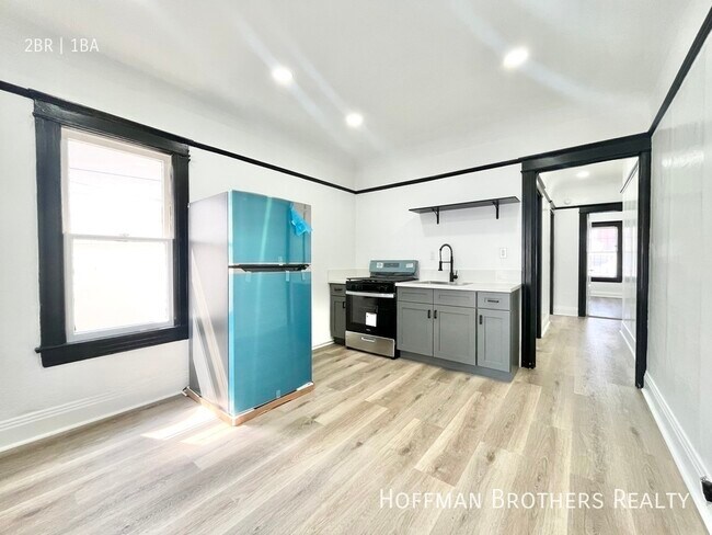 Building Photo - 1331 1/4 2nd Ave-A